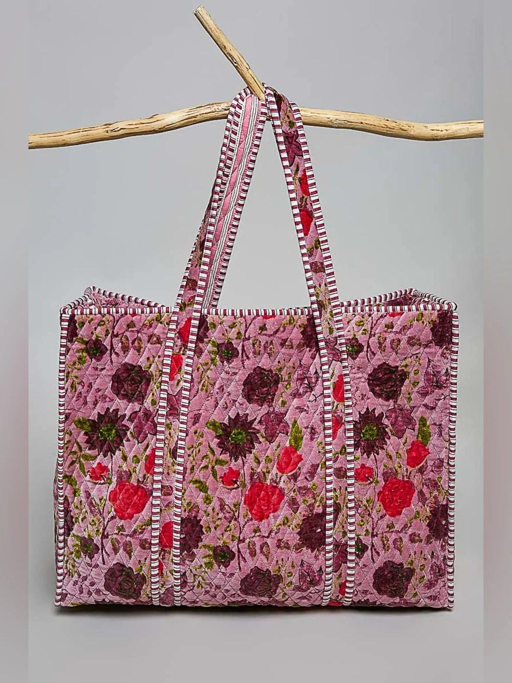 New 🔥POL Quilted velvet tote bag